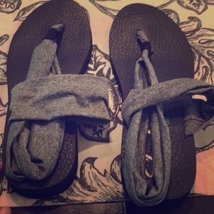 Lifted sketcher yoga foam flip flops